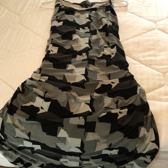 Ruched camp print dress - Picture 3 of 3